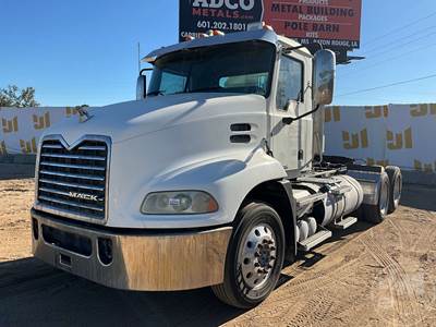 Mack CXU (PINNACLE) Day Cab Truck