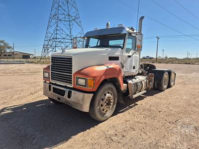 Mack Pinnacle CHU613 Day Cab Truck