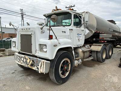 Mack RS688LST Day Cab Truck