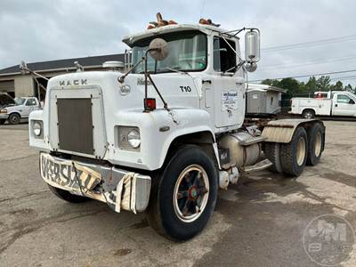 Mack RS688LST Day Cab Truck