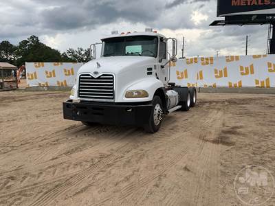 Mack Vision CXN613 Day Cab Truck