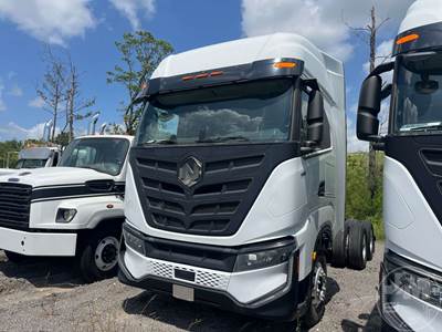 NIKOLA TRE Day Cab Truck