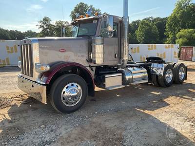 Peterbilt 389 Day Cab Truck