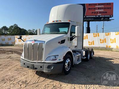 Peterbilt 579 Day Cab Truck