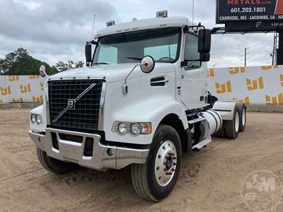 Volvo VHD Day Cab Truck