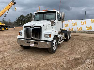 Western Star 4700 Day Cab Truck
