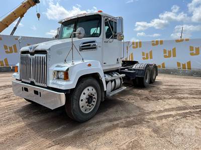 Western Star 4700 Day Cab Truck