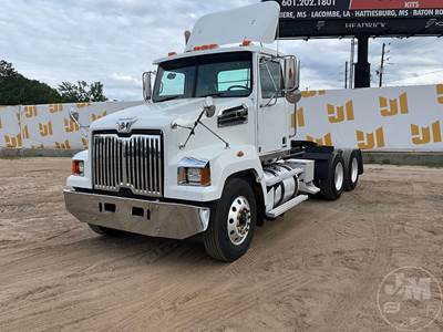 Western Star 4700 Day Cab Truck