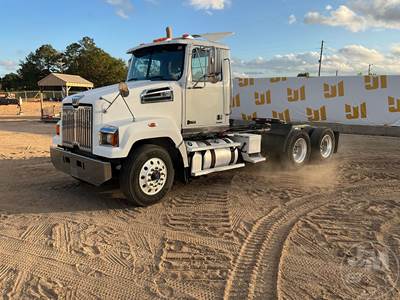 Western Star 4700SF Day Cab Truck