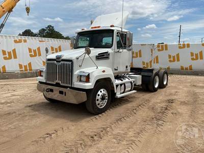 Western Star 4700SF Day Cab Truck