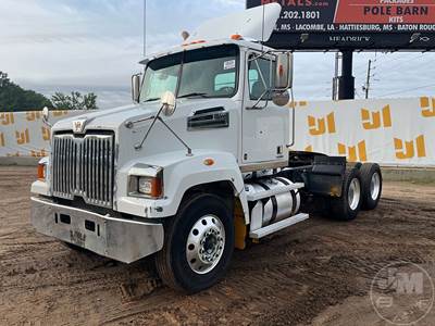Western Star 4700SF Day Cab Truck