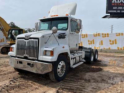 Western Star 4700SF Day Cab Truck