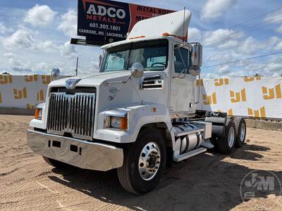 Western Star 4700SF Day Cab Truck