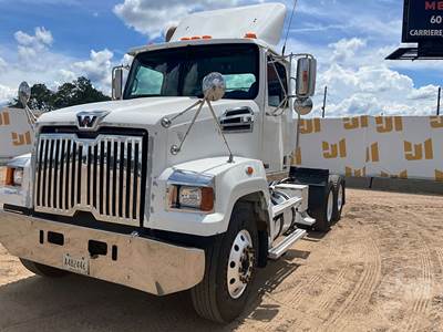 Western Star 4700SF Day Cab Truck