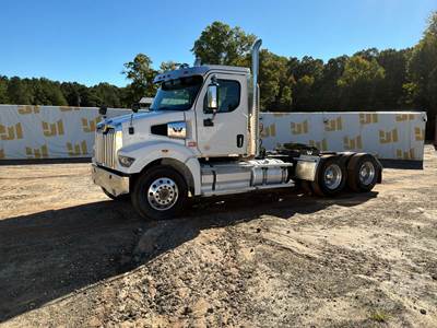 Western Star 47X CHASSIS Day Cab Truck