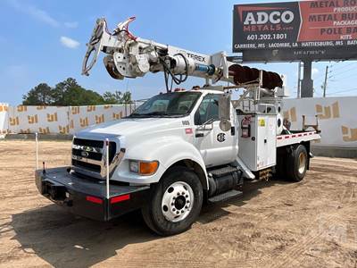 Ford 750XL Tracked Digger Derrick