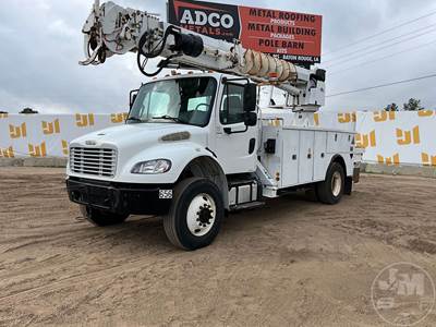 Freightliner M2 Tracked Digger Derrick