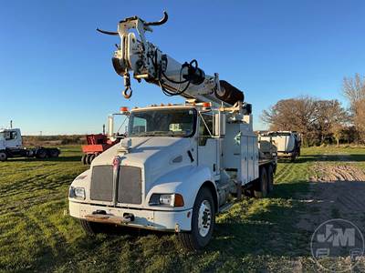 Kenworth T300 Tracked Digger Derrick