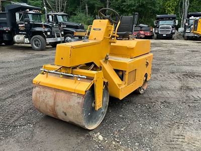LeeBoy Smooth Drum Roller Compactor