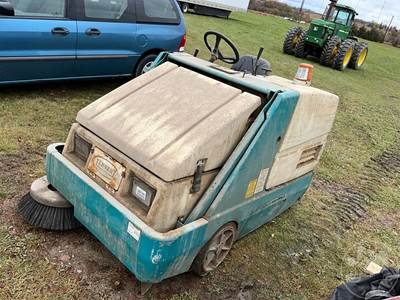 Tennant 6400 FLOOR SWEEPER Dismantled Parts