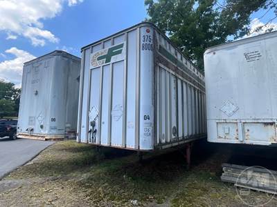 Road Systems Dry Van Trailer