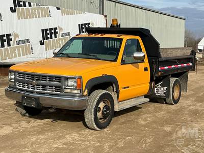 Chevrolet 3500 Dump Truck