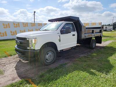 Ford F-350 XL Dump Truck