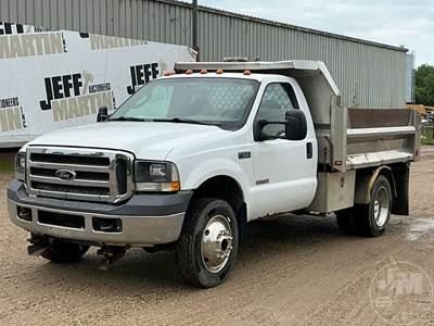 Ford F-550 XL Dump Truck