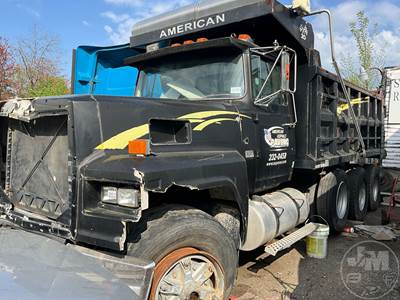 Ford LTL9000 Dump Truck