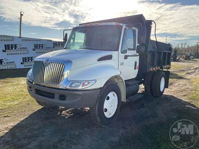 International 4200 Dump Truck