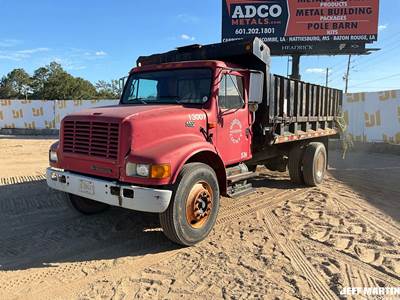 International 4700 Dump Truck