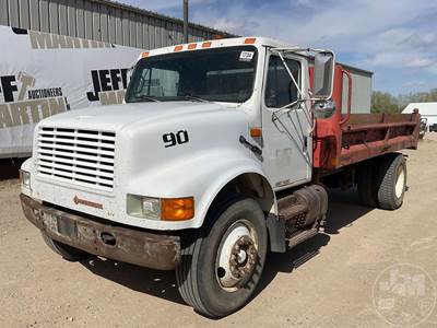 International 4900 Dump Truck
