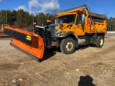 International 7600 Dump Truck