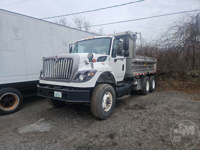 International 7600 SBA Dump Truck