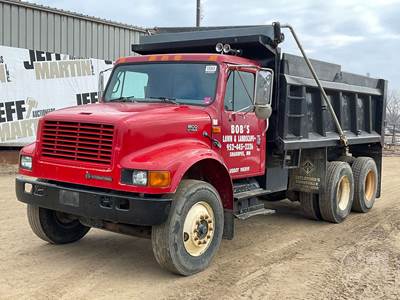 International F4900 Dump Truck