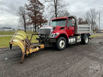 International SA525 Dump Truck