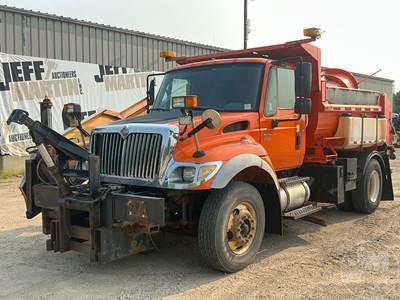 International SA525 Dump Truck