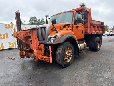 International WorkStar 7400 Dump Truck