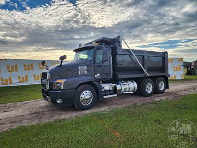 Mack AN64T Dump Truck