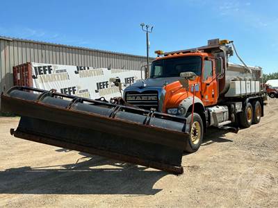 Mack GU (GRANITE) GU713 Dump Truck