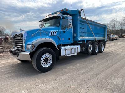 Mack Granite 64FR Dump Truck