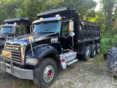 Mack Granite GU713 Dump Truck