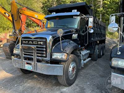 Mack Granite GU713 Dump Truck