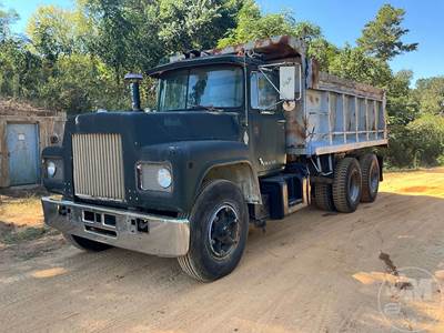 Mack R-600 Dump Truck