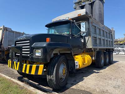 Mack RD688S Dump Truck