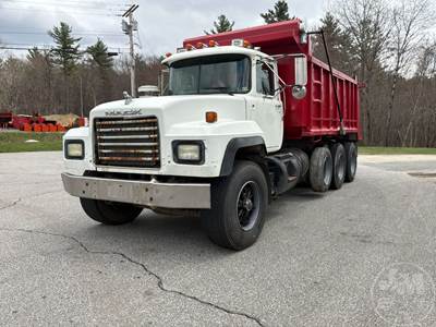 Mack RD690S Dump Truck