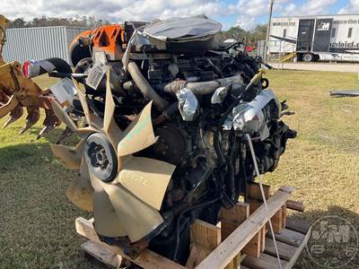 Detroit DD13 Diesel Engine