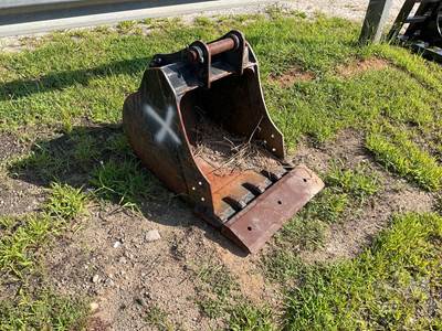 Used Caterpillar 303-1314 22" Excavator Bucket, 45 mm Pin