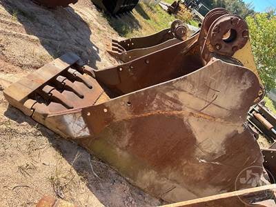 Caterpillar Excavator Attachment