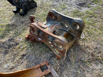 Caterpillar Excavator Attachment